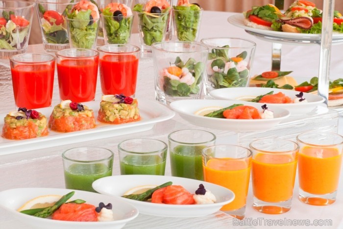 Baltic Beach Hotel restorāns il Sole aicina uz saulaino brunch jeb vēlajām brokastīm jūras krastā katru sestdienu un svētdienu no pulksten no 10:00 lī Baltic Beach Hotel restorāns il Sole aicina uz saulaino brunch jeb vēlajām brokastīm jūras krastā katru sestdienu un svētdienu no pulksten no 10:00 lī 91752