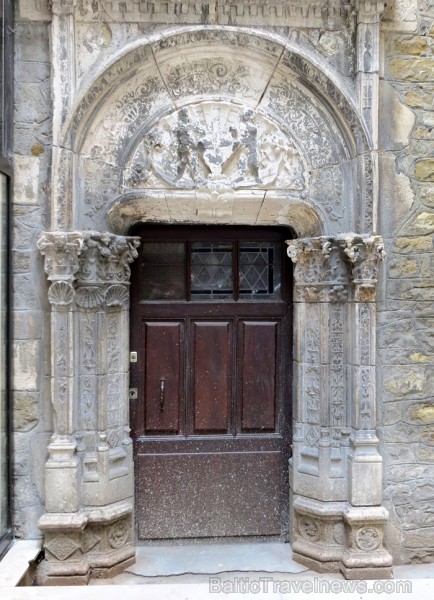 Villefranche de Rouergue ir brīnišķīga Tulūzas pilsēta ar šaurām, bruģētām ieliņām, viduslaiku ēkām un Aveyron upes tiltiem Villefranche de Rouergue ir brīnišķīga Tulūzas pilsēta ar šaurām, bruģētām ieliņām, viduslaiku ēkām un Aveyron upes tiltiem 91879