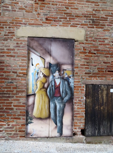 Albi ir senā bīskapa pilsēta, kas atrodas Tulūzā (Francija). Gandrīz visas tās ēkas ir celtas no sarkana ķieģeļa. Slavenākā no tām ir Sainte-Cécile ka Albi ir senā bīskapa pilsēta, kas atrodas Tulūzā (Francija). Gandrīz visas tās ēkas ir celtas no sarkana ķieģeļa. Slavenākā no tām ir Sainte-Cécile ka 91995