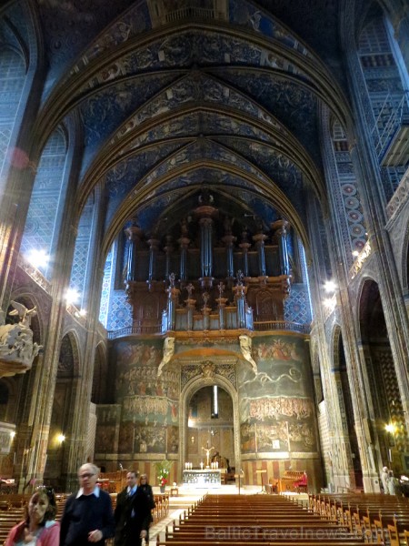 Albi ir senā bīskapa pilsēta, kas atrodas Tulūzā (Francija). Gandrīz visas tās ēkas ir celtas no sarkana ķieģeļa. Slavenākā no tām ir Sainte-Cécile ka Albi ir senā bīskapa pilsēta, kas atrodas Tulūzā (Francija). Gandrīz visas tās ēkas ir celtas no sarkana ķieģeļa. Slavenākā no tām ir Sainte-Cécile ka 91998