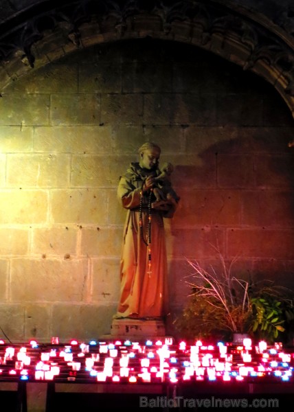 Brīnišķīgā pilsēta Karkasona Francijā ir viens no nedaudziem viduslaiku pieminekļiem, kas ir saglabājies gandrīz neskarts. Ilgus gadus te dzīvoja Volt Brīnišķīgā pilsēta Karkasona Francijā ir viens no nedaudziem viduslaiku pieminekļiem, kas ir saglabājies gandrīz neskarts. Ilgus gadus te dzīvoja Volt 93019