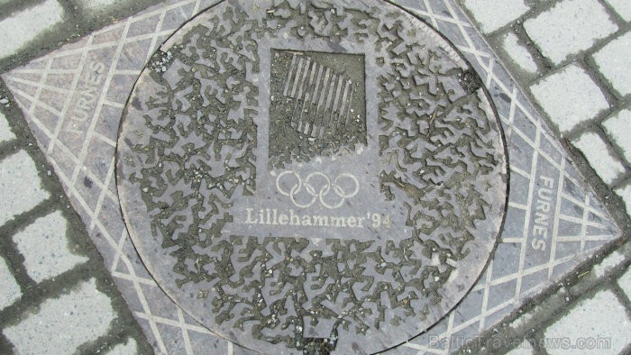 1994. gada Olimpisko spēļu logo Lillehammeres ielās sastopams arī pēc gandrīz diviem gadu desmitiem. 1994. gada Olimpisko spēļu logo Lillehammeres ielās sastopams arī pēc gandrīz diviem gadu desmitiem. 93369