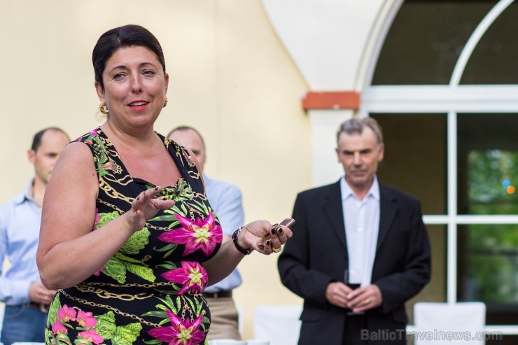 31.05.2013 ceļojumu aģentūras Maks īpašniece Larisa Kuzņecova sadarbības partneriem un draugiem prezentēja savu jauno īpašumu Ziemupes ciematā – muižu 31.05.2013 ceļojumu aģentūras Maks īpašniece Larisa Kuzņecova sadarbības partneriem un draugiem prezentēja savu jauno īpašumu Ziemupes ciematā – muižu 95487