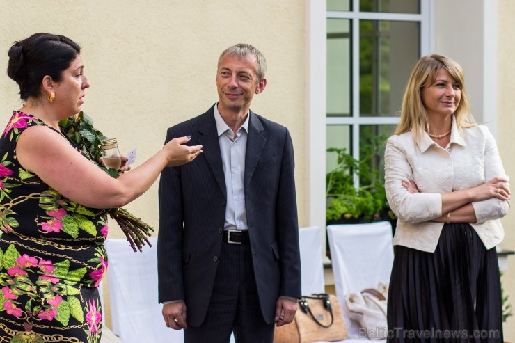 31.05.2013 ceļojumu aģentūras Maks īpašniece Larisa Kuzņecova sadarbības partneriem un draugiem prezentēja savu jauno īpašumu Ziemupes ciematā – muižu 31.05.2013 ceļojumu aģentūras Maks īpašniece Larisa Kuzņecova sadarbības partneriem un draugiem prezentēja savu jauno īpašumu Ziemupes ciematā – muižu 95490