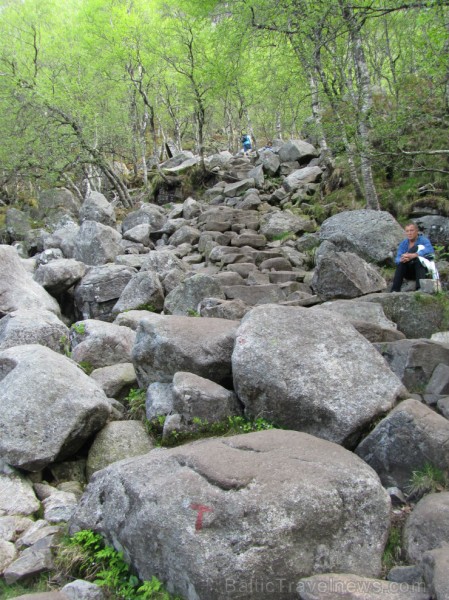 Pārgājienā jādodas ar piemērotiem apaviem, jo pretējā gadījumā tas var kļūt bīstami, it sevišķi lietainos laika apstākļos. 95573