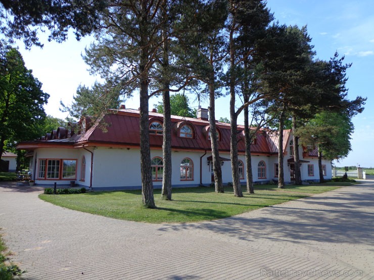 Sakas Wellness un Spa. 17. gs. dibinātais Sakas muižas komplekss atrodas Ziemeļigaunijas stāvkrasta malā, kurš sasniedz 55 m augstumu virs jūras līmeņ Sakas Wellness un Spa. 17. gs. dibinātais Sakas muižas komplekss atrodas Ziemeļigaunijas stāvkrasta malā, kurš sasniedz 55 m augstumu virs jūras līmeņ 96036