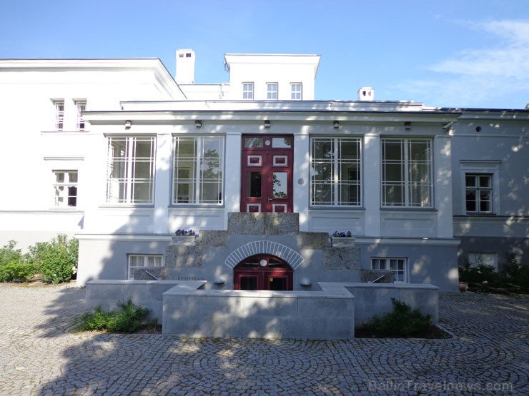 2007. gadā Sakas muiža uzvarēja Valsts prezidenta rīkotajā konkursā „Sakoptākā Igaunijas māja 2007”. 2007. gadā Sakas muiža uzvarēja Valsts prezidenta rīkotajā konkursā „Sakoptākā Igaunijas māja 2007”. 96055