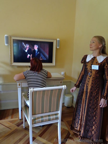 Moderns videomateriāls par muižas vēsturi 96112