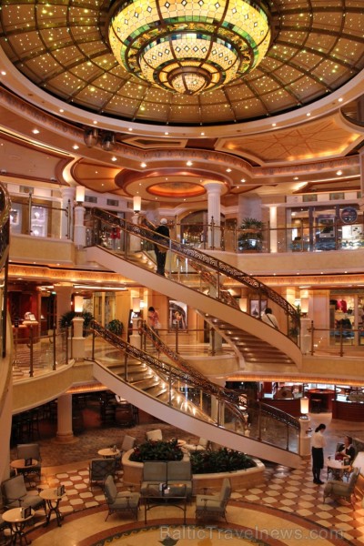 Emerald Princess 5* LUX ir viens no premium klases laineriem, kas izmēru ziņā ir otrs lielākais Princess kuģu flotē. Vairāk informācijas - www.breeze Emerald Princess 5* LUX ir viens no premium klases laineriem, kas izmēru ziņā ir otrs lielākais Princess kuģu flotē. Vairāk informācijas - www.breeze 96572
