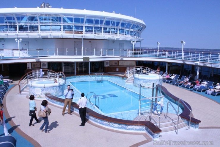 Emerald Princess 5* LUX ir viens no premium klases laineriem, kas izmēru ziņā ir otrs lielākais Princess kuģu flotē. Vairāk informācijas - www.breeze Emerald Princess 5* LUX ir viens no premium klases laineriem, kas izmēru ziņā ir otrs lielākais Princess kuģu flotē. Vairāk informācijas - www.breeze 96586