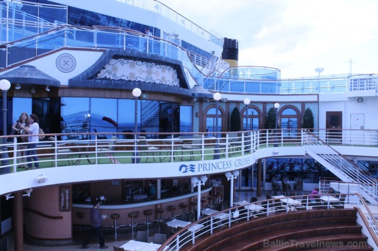 Emerald Princess 5* LUX ir viens no premium klases laineriem, kas izmēru ziņā ir otrs lielākais Princess kuģu flotē. Vairāk informācijas - www.breeze Emerald Princess 5* LUX ir viens no premium klases laineriem, kas izmēru ziņā ir otrs lielākais Princess kuģu flotē. Vairāk informācijas - www.breeze 96591