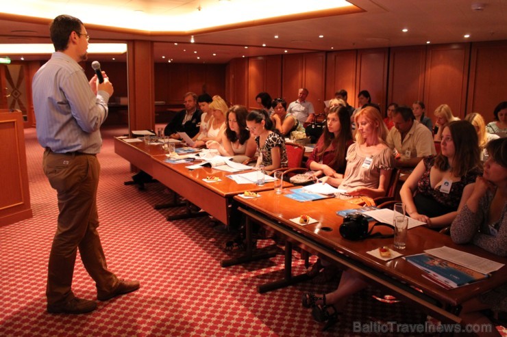 Emerald Princess 5* LUX ir viens no premium klases laineriem, kas izmēru ziņā ir otrs lielākais Princess kuģu flotē. Vairāk informācijas - www.breeze Emerald Princess 5* LUX ir viens no premium klases laineriem, kas izmēru ziņā ir otrs lielākais Princess kuģu flotē. Vairāk informācijas - www.breeze 96602