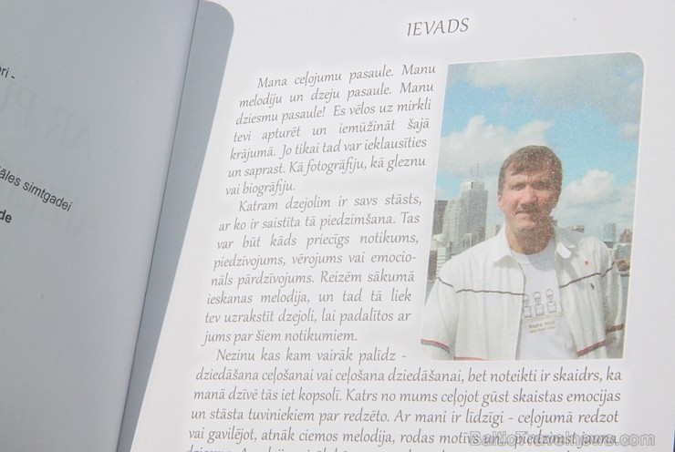 Tūrisma firmas Relaks Tūre vadītājs Hardijs Madzulis atzīst, ka gandrīz katra no grāmatas «Ar putniem aizlido doma» dziesmām ir dzimusi tieši ceļojuma Tūrisma firmas Relaks Tūre vadītājs Hardijs Madzulis atzīst, ka gandrīz katra no grāmatas «Ar putniem aizlido doma» dziesmām ir dzimusi tieši ceļojuma 96611
