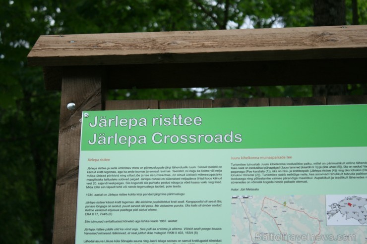 Svētvieta - Jarlepa krustojums. Lai cik neierasti šķistu, arī krustojums var būt svētvieta. Šis četru ceļu krustojums veidojies krustojoties meža dzīv Svētvieta - Jarlepa krustojums. Lai cik neierasti šķistu, arī krustojums var būt svētvieta. Šis četru ceļu krustojums veidojies krustojoties meža dzīv 97223
