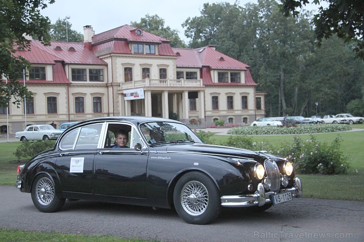 No 25. – 27. jūlijam (2013) tiek aizvadīts 5. Jubilejas Dikļu pils Retro rallijs. Foto sponsors: www.diklupils.lv 101609