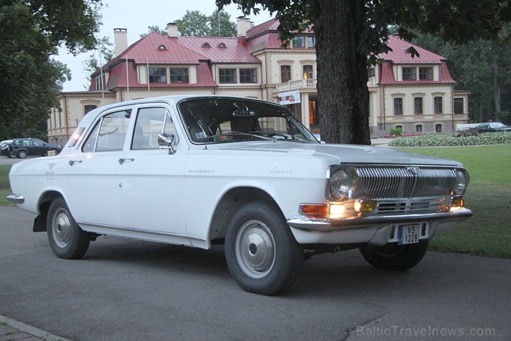 No 25. – 27. jūlijam (2013) tiek aizvadīts 5. Jubilejas Dikļu pils Retro rallijs. Foto sponsors: www.diklupils.lv No 25. – 27. jūlijam (2013) tiek aizvadīts 5. Jubilejas Dikļu pils Retro rallijs. Foto sponsors: www.diklupils.lv 101613