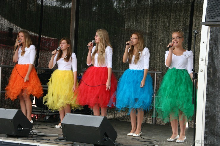 2013. gada 27. jūlijā aizvadīti krāšņie Cēsu svētki - www.cesis.lv 102000