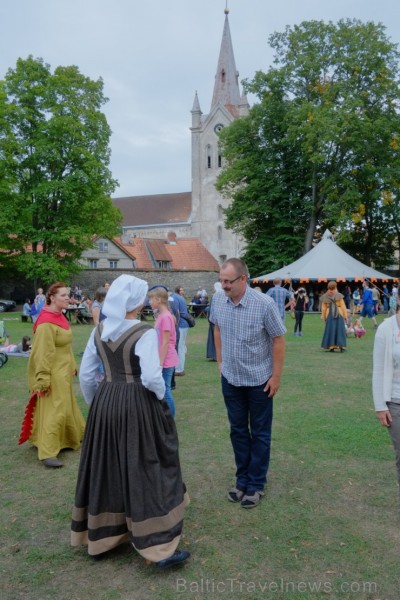 2013. gada 10. augustā Cēsu pilī atgriezās viduslaiki. Visas dienas garumā pils apmeklētājus priecēja viduslaiku mūzika un dejas, bruņinieku un lokšāv 2013. gada 10. augustā Cēsu pilī atgriezās viduslaiki. Visas dienas garumā pils apmeklētājus priecēja viduslaiku mūzika un dejas, bruņinieku un lokšāv 102944