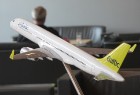 Starptautiskās lidostas Rīga Biznesa zāle, kurā biznesa klases pasažieri var ieturēt maltīti, izmantot internetu, skatīt TV ziņas vai lasīt avīzes, kā 10