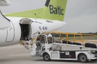 airBaltic lidmašīna lidojumam Rīga - Diseldorfa ir gatava. Foto sponsors: www.airBaltic.lv 14