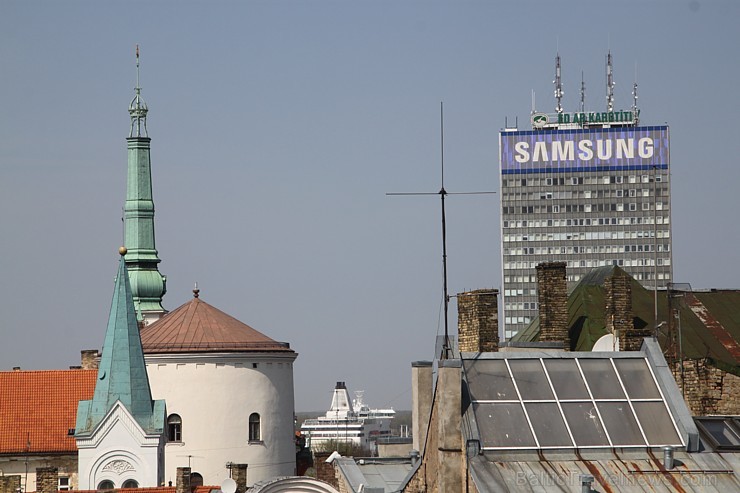 Vasaras jumta terase viesnīcā Gutenbergs dāvāja burvīgus Rīgas panorāmas skatus - www.gutenbergs.eu Vasaras jumta terase viesnīcā Gutenbergs dāvāja burvīgus Rīgas panorāmas skatus - www.gutenbergs.eu 106965