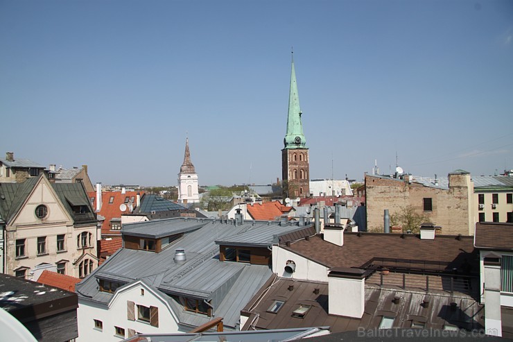 Vasaras jumta terase viesnīcā Gutenbergs dāvāja burvīgus Rīgas panorāmas skatus - www.gutenbergs.eu Vasaras jumta terase viesnīcā Gutenbergs dāvāja burvīgus Rīgas panorāmas skatus - www.gutenbergs.eu 106991