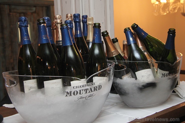Vecrīgas jaunajā restorānā «Wine Kitchen» (Audēju ielā 16) degustē «Champagne Moutard» - www.winekitchen.lv Vecrīgas jaunajā restorānā «Wine Kitchen» (Audēju ielā 16) degustē «Champagne Moutard» - www.winekitchen.lv 107396