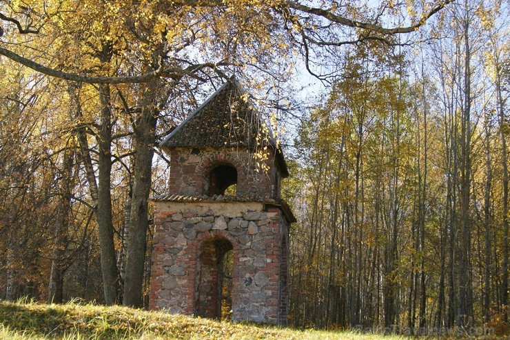 Kankaļu Svētā Jāņa Kristītāja Romas katoļu baznīca ir Eiropas nozīmes koka arhitektūras piemineklis. Tā atrodas Neretas novada Mazzalves pagastā Kankaļu Svētā Jāņa Kristītāja Romas katoļu baznīca ir Eiropas nozīmes koka arhitektūras piemineklis. Tā atrodas Neretas novada Mazzalves pagastā 107713