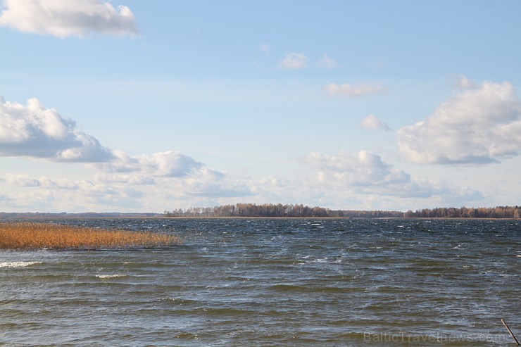 Rudens izglezno Latgali - Krāslavas novads - Sivera ezers, kas ir devītais lielākais Latvijā. Foto sponsors: www.Sirsnigi.lv Rudens izglezno Latgali - Krāslavas novads - Sivera ezers, kas ir devītais lielākais Latvijā. Foto sponsors: www.Sirsnigi.lv 107850