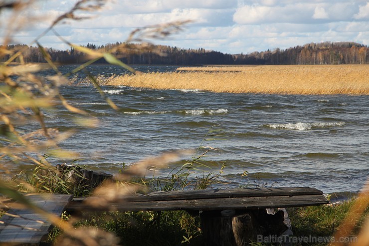 Rudens izglezno Latgali - Krāslavas novads - Sivera ezers, kas ir devītais lielākais Latvijā. Foto sponsors: www.Sirsnigi.lv Rudens izglezno Latgali - Krāslavas novads - Sivera ezers, kas ir devītais lielākais Latvijā. Foto sponsors: www.Sirsnigi.lv 107851