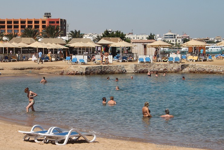 Travelnews.lv dzīvo un iepazīst Hurgadas viesnīcu «SunrisE Holidays Resort». Vairāk informācijas par ceļojumiem uz Ēģipti - www.goadventure.lv Travelnews.lv dzīvo un iepazīst Hurgadas viesnīcu «SunrisE Holidays Resort». Vairāk informācijas par ceļojumiem uz Ēģipti - www.goadventure.lv 110658
