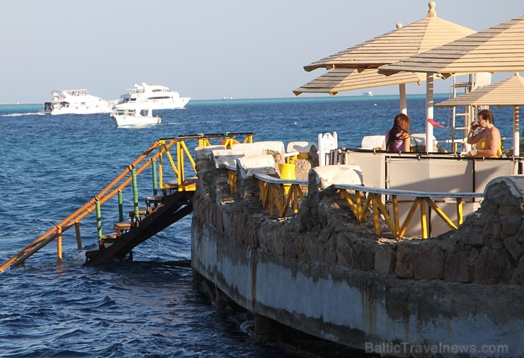 Travelnews.lv dzīvo un iepazīst Hurgadas viesnīcu «SunrisE Holidays Resort». Vairāk informācijas par ceļojumiem uz Ēģipti - www.goadventure.lv Travelnews.lv dzīvo un iepazīst Hurgadas viesnīcu «SunrisE Holidays Resort». Vairāk informācijas par ceļojumiem uz Ēģipti - www.goadventure.lv 110660