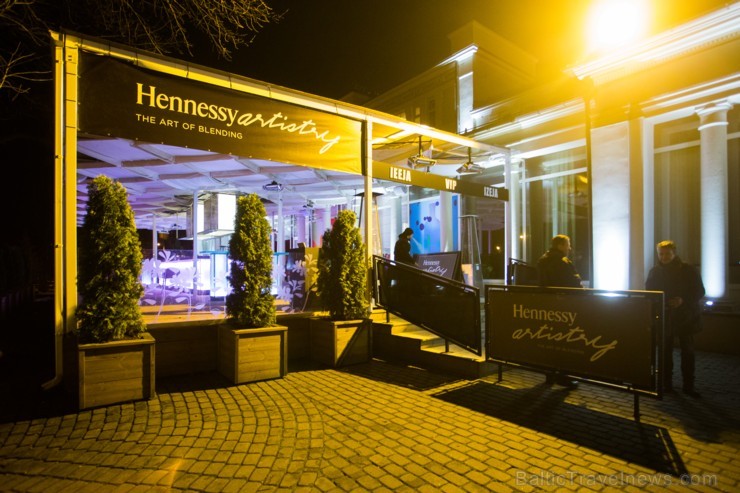Klubā Coyote fly izskanējis ekskluzīvais koncertšovs Hennessy Artistry, kurā sev neierastā ampluā uzstājās dziedātāja Ieva Sutugova, mūsdienu deju un Klubā Coyote fly izskanējis ekskluzīvais koncertšovs Hennessy Artistry, kurā sev neierastā ampluā uzstājās dziedātāja Ieva Sutugova, mūsdienu deju un 111186