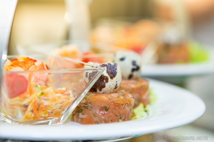 Katru svētdienu no pulksten 12:00 līdz 17:00 elegantajā restorānā Caviar Club notiek vēlās brokastis, kas ir šīs sezonas jaunums viesnīcā Baltic Beach Katru svētdienu no pulksten 12:00 līdz 17:00 elegantajā restorānā Caviar Club notiek vēlās brokastis, kas ir šīs sezonas jaunums viesnīcā Baltic Beach 113845