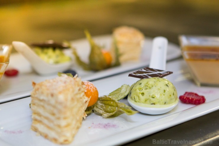 Katru svētdienu no pulksten 12:00 līdz 17:00 elegantajā restorānā Caviar Club notiek vēlās brokastis, kas ir šīs sezonas jaunums viesnīcā Baltic Beach Katru svētdienu no pulksten 12:00 līdz 17:00 elegantajā restorānā Caviar Club notiek vēlās brokastis, kas ir šīs sezonas jaunums viesnīcā Baltic Beach 113853