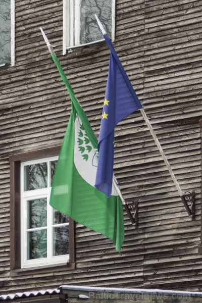 Zaļais Karogs ir Ekoskolu programmas simbols. Tas tiek piešķirts skolām, kuras ir parādījušas vislabāko sniegumu ,ieviešot Ekoskolu programmas prasība Zaļais Karogs ir Ekoskolu programmas simbols. Tas tiek piešķirts skolām, kuras ir parādījušas vislabāko sniegumu ,ieviešot Ekoskolu programmas prasība 113872