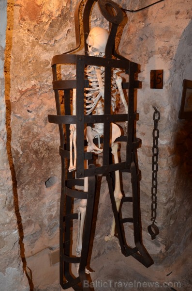 1239. gadā grāfs novēlēja La Granja muižu cisterciešu ordeņa mūkiem, kas šeit nodibināja savu klosteri. Tas pastāvēja 200 gadus līdz muiža kļuva par p 115156