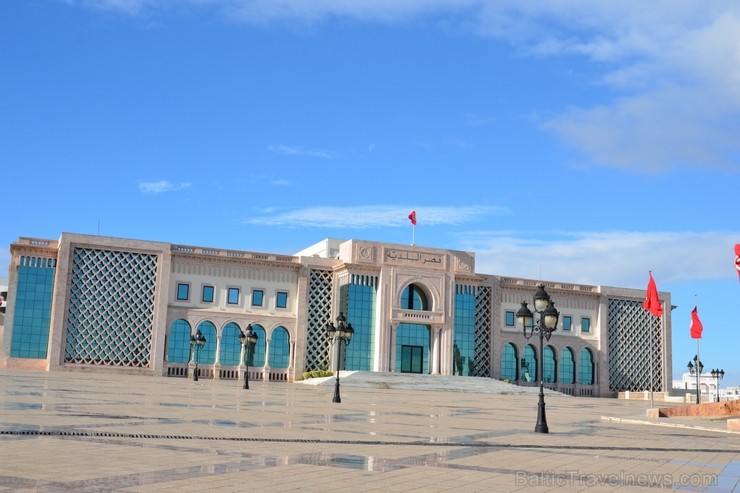 Tunisas centrā. Rātsnams. Vecpilsēta Medina, Tunisijas sirds un UNESCO pasaules kultūras mantojuma piemineklis. Tunisas centrā. Rātsnams. Vecpilsēta Medina, Tunisijas sirds un UNESCO pasaules kultūras mantojuma piemineklis. 115169