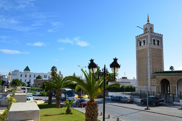 Tunisas centrā. Vecpilsēta Medina, Tunisijas sirds un UNESCO pasaules kultūras mantojuma piemineklis. Vairāk informācijas www.remirotravel.lv Tunisas centrā. Vecpilsēta Medina, Tunisijas sirds un UNESCO pasaules kultūras mantojuma piemineklis. Vairāk informācijas www.remirotravel.lv 115170