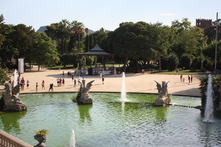 Citadeles parks ir ne tikai skaisti iekopta zaļa teritorija, bet tajā atrodas arī zooloģiskais dārzs un pat pāris muzeji Citadeles parks ir ne tikai skaisti iekopta zaļa teritorija, bet tajā atrodas arī zooloģiskais dārzs un pat pāris muzeji 116983