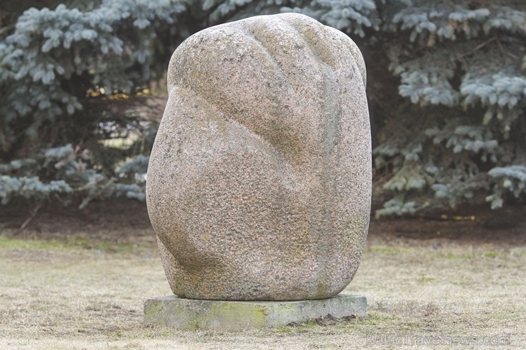 Skulptūru dārzs Daugavpilī ir jauka pastaigu un atpūtas vieta 117167