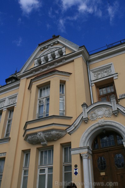 Villa apmeklētājiem no otrdienas līdz piektdienai ir pieejama no pulksten 10.00 līdz 18.00, brīvdienās - no pulksten 11.00 līdz 17.00, bet parks pieej Villa apmeklētājiem no otrdienas līdz piektdienai ir pieejama no pulksten 10.00 līdz 18.00, brīvdienās - no pulksten 11.00 līdz 17.00, bet parks pieej 118565