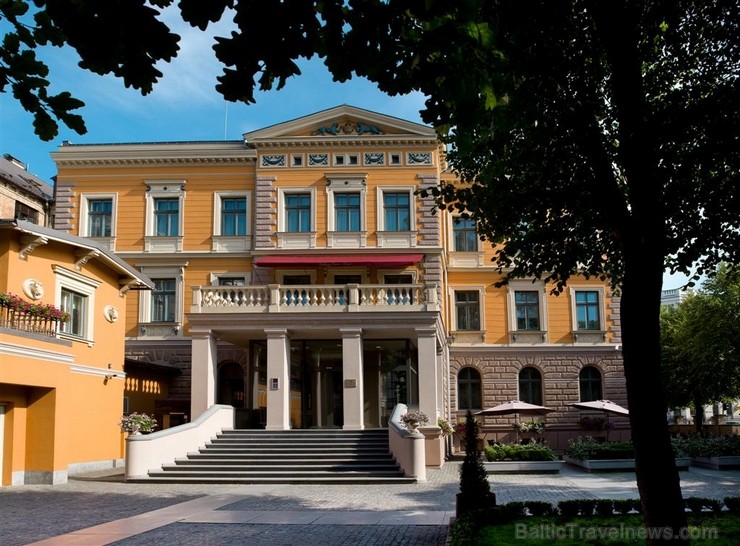 Latvijas 8 pieczvaigžņu viesnīcu restorāni piedalās akcijā «Gardēžu 5 zvaigžņu ceļojums», kurā ir iespēja laimēt dāvanu kartes 800 eiro vertībā. Piesa Latvijas 8 pieczvaigžņu viesnīcu restorāni piedalās akcijā «Gardēžu 5 zvaigžņu ceļojums», kurā ir iespēja laimēt dāvanu kartes 800 eiro vertībā. Piesa 118934