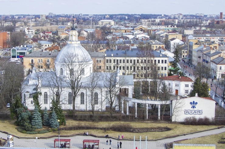 Dievnams atrodas Daugavpils pilsētas centrā, Rīgas ielā 39. Tas ir viens no četriem Daugavpils katoļu dievnamiem un ir valsts nozīmes arhitektūras pie Dievnams atrodas Daugavpils pilsētas centrā, Rīgas ielā 39. Tas ir viens no četriem Daugavpils katoļu dievnamiem un ir valsts nozīmes arhitektūras pie 119012