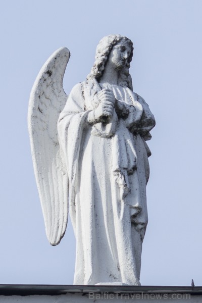 Sv. Pētera Ķēdēs Romas katoļu baznīcas arhitektūrā jaušamas klasicisma iezīmes 119019