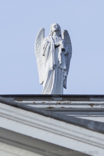 Sv. Pētera Ķēdēs Romas katoļu baznīcas arhitektūrā jaušamas klasicisma iezīmes 119020