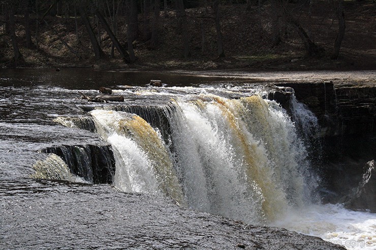 Keilas ūdenskritums ceļotājus piesaista visos gadalaikos un spēj ikvienu apburt gan ziemā, gan vasarā. Vairāk - www.visitestonia.com 119935