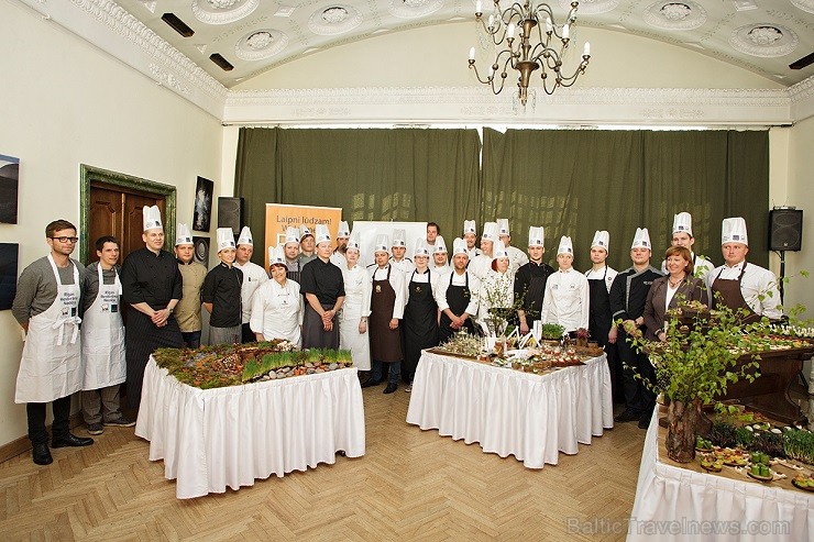Atklājot Pavasara Rīgas restorānu nedēļu, Rīgas labāko restorānu šefpavāri kopā ar atzītiem Rīgas arhitektiem no dažādiem produktiem pagatavoja Rīgas Atklājot Pavasara Rīgas restorānu nedēļu, Rīgas labāko restorānu šefpavāri kopā ar atzītiem Rīgas arhitektiem no dažādiem produktiem pagatavoja Rīgas 119970