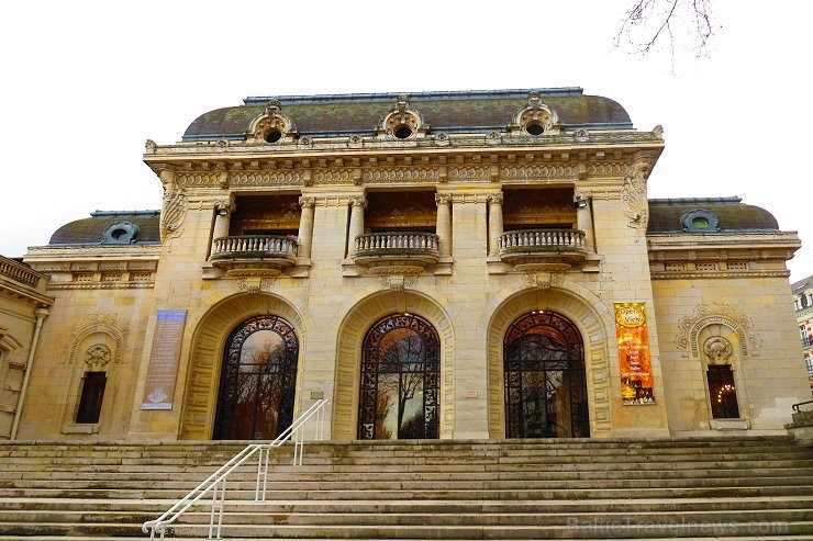 Slavenā Francijas kūrortpilsēta Vichy piedāvā ceļotājiem atveseļošanās ūdens kūres www.vichy-tourisme.com 120042