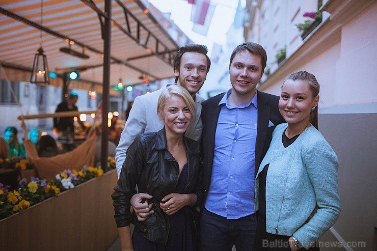 8. maijā tika atklāta Vecrīgas restorāna Suite vasaras terase. Vairāk informācijas interneta vietnē www.suitelife.lv 8. maijā tika atklāta Vecrīgas restorāna Suite vasaras terase. Vairāk informācijas interneta vietnē www.suitelife.lv 121152